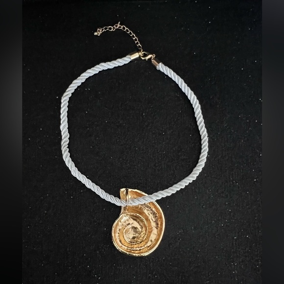 New Zara Gold Snail Shell Rope Necklace - Picture 4 of 5